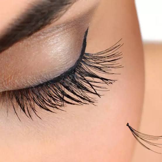 cluster eyelash extensions