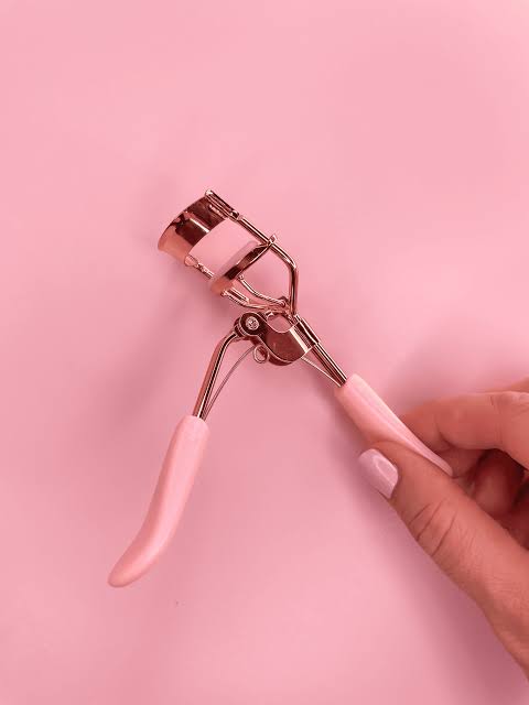 how to eyelash curler